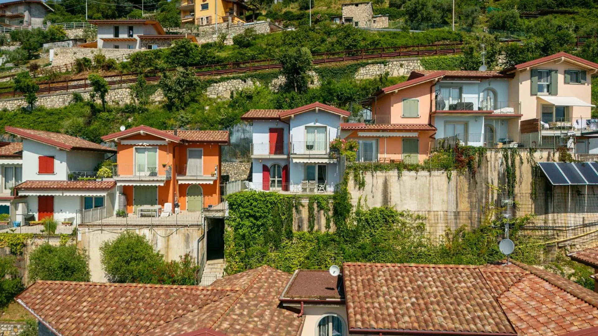 Panorama Apartment Parzanica Italy