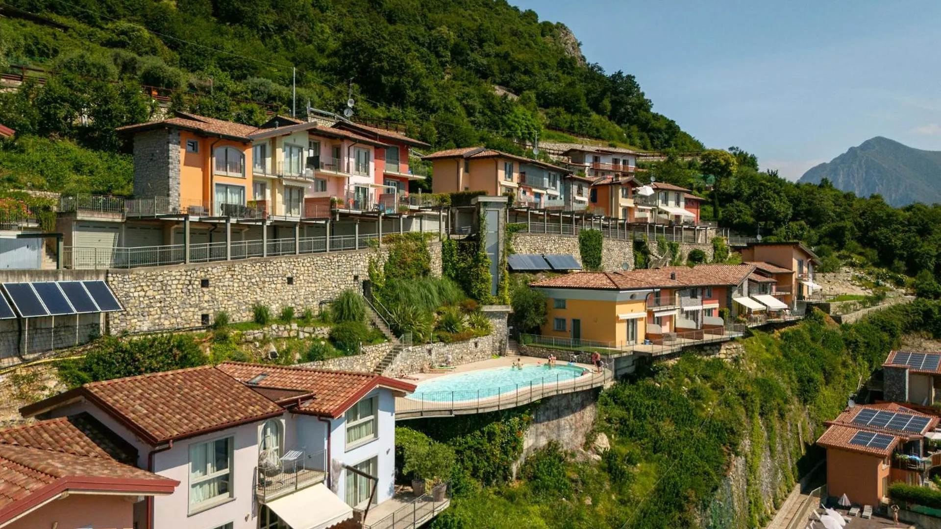 Panorama Apartment Parzanica 0*,