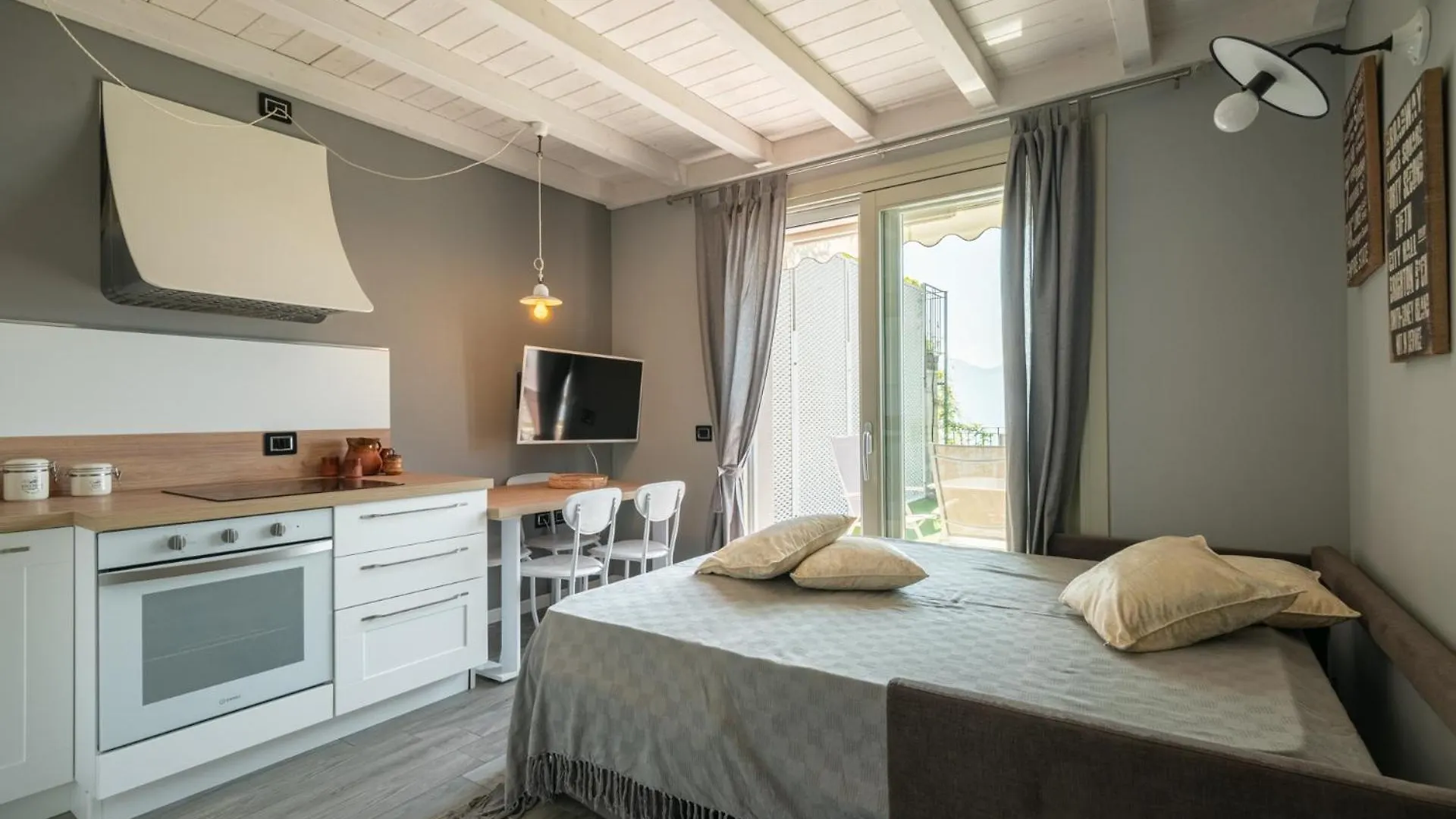 Panorama Apartment Parzanica Italy