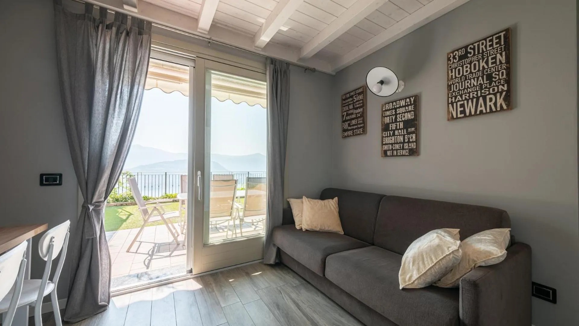 Panorama Apartment Parzanica Italy