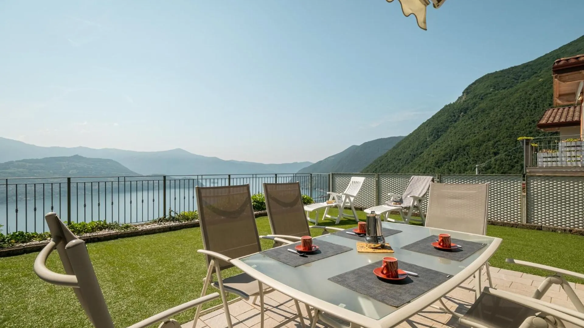 Panorama Apartment Parzanica Italy
